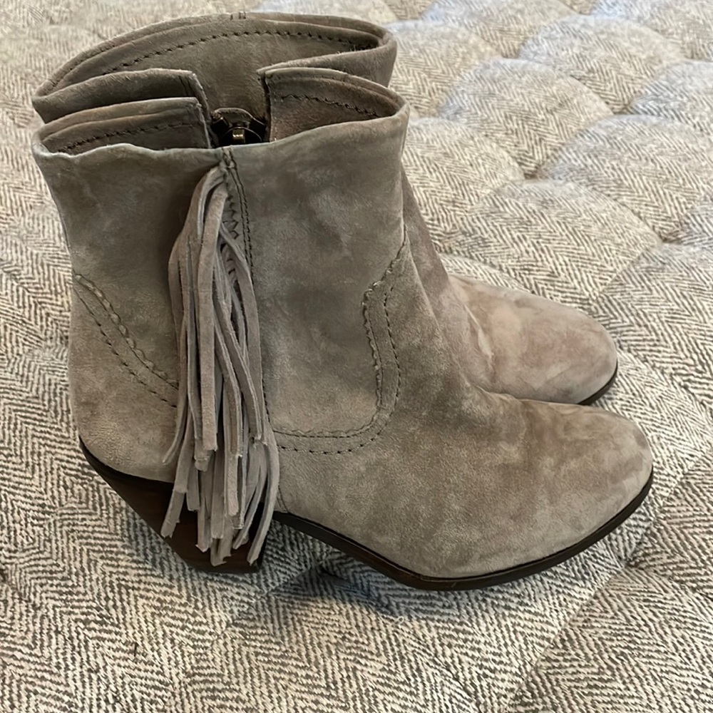Sam Edelman fringe booties size 6M